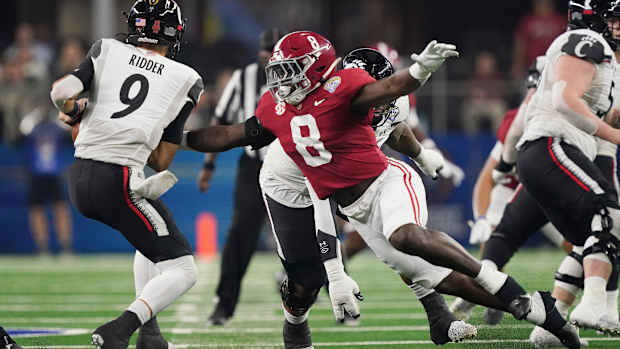 Alabama LB Christian Harris in college football playoff